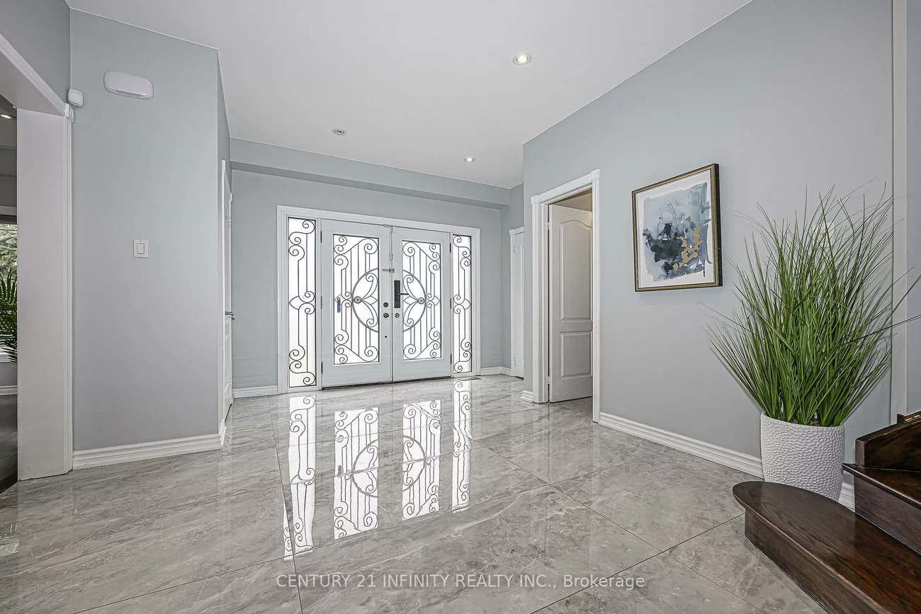 150, Strathearn, Bayview Hill, Richmond Hill