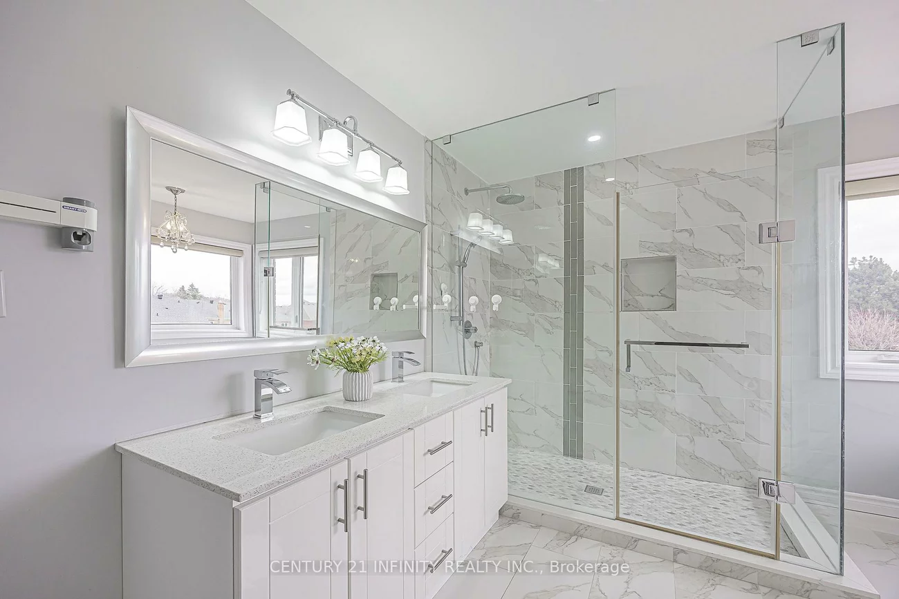 150, Strathearn, Bayview Hill, Richmond Hill