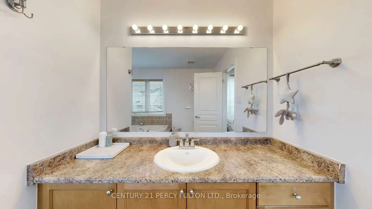 145, Silver Maple, Jefferson, Richmond Hill