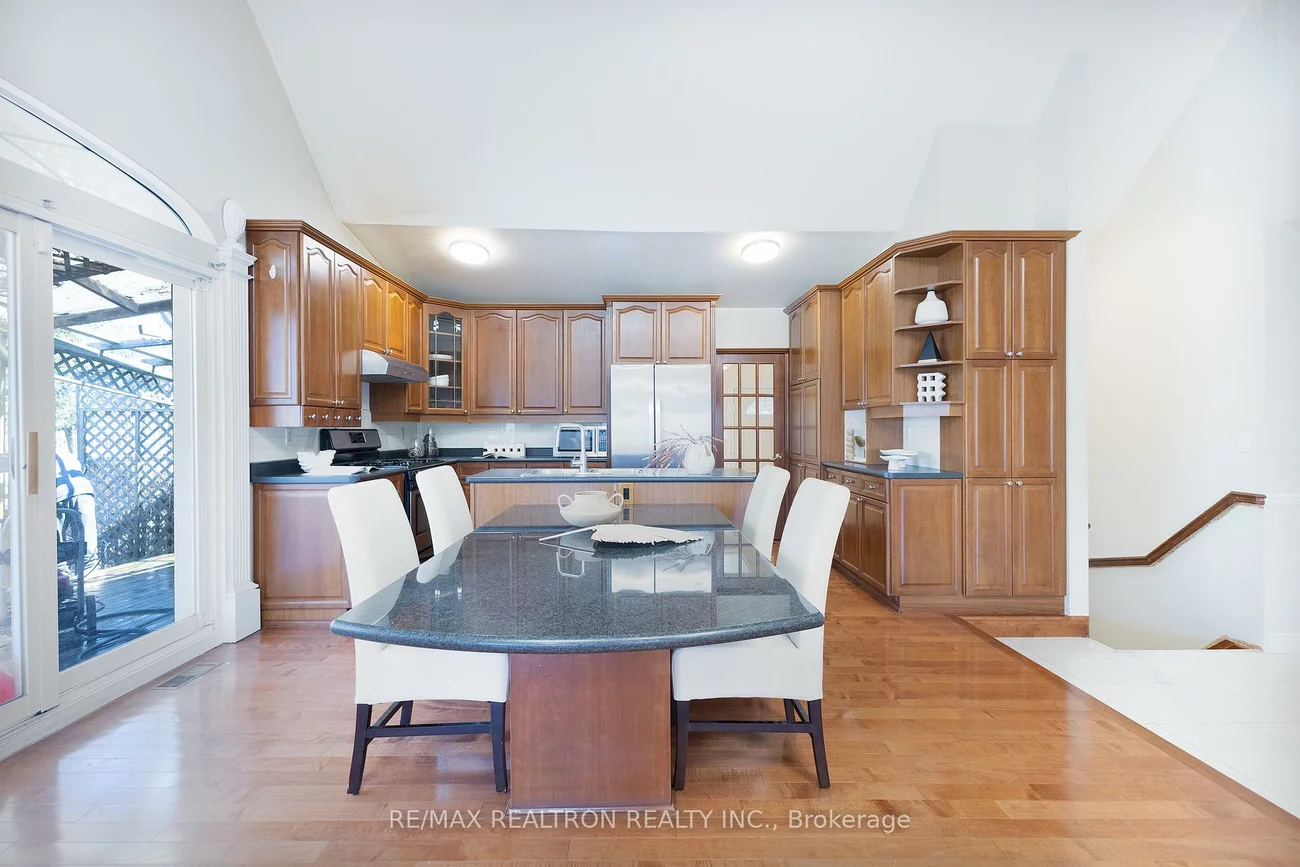 142, Hillsview, Observatory, Richmond Hill