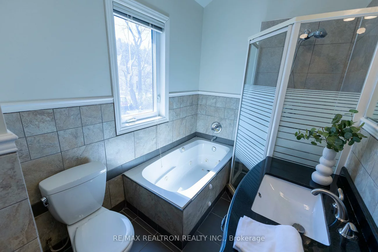 142, Hillsview, Observatory, Richmond Hill