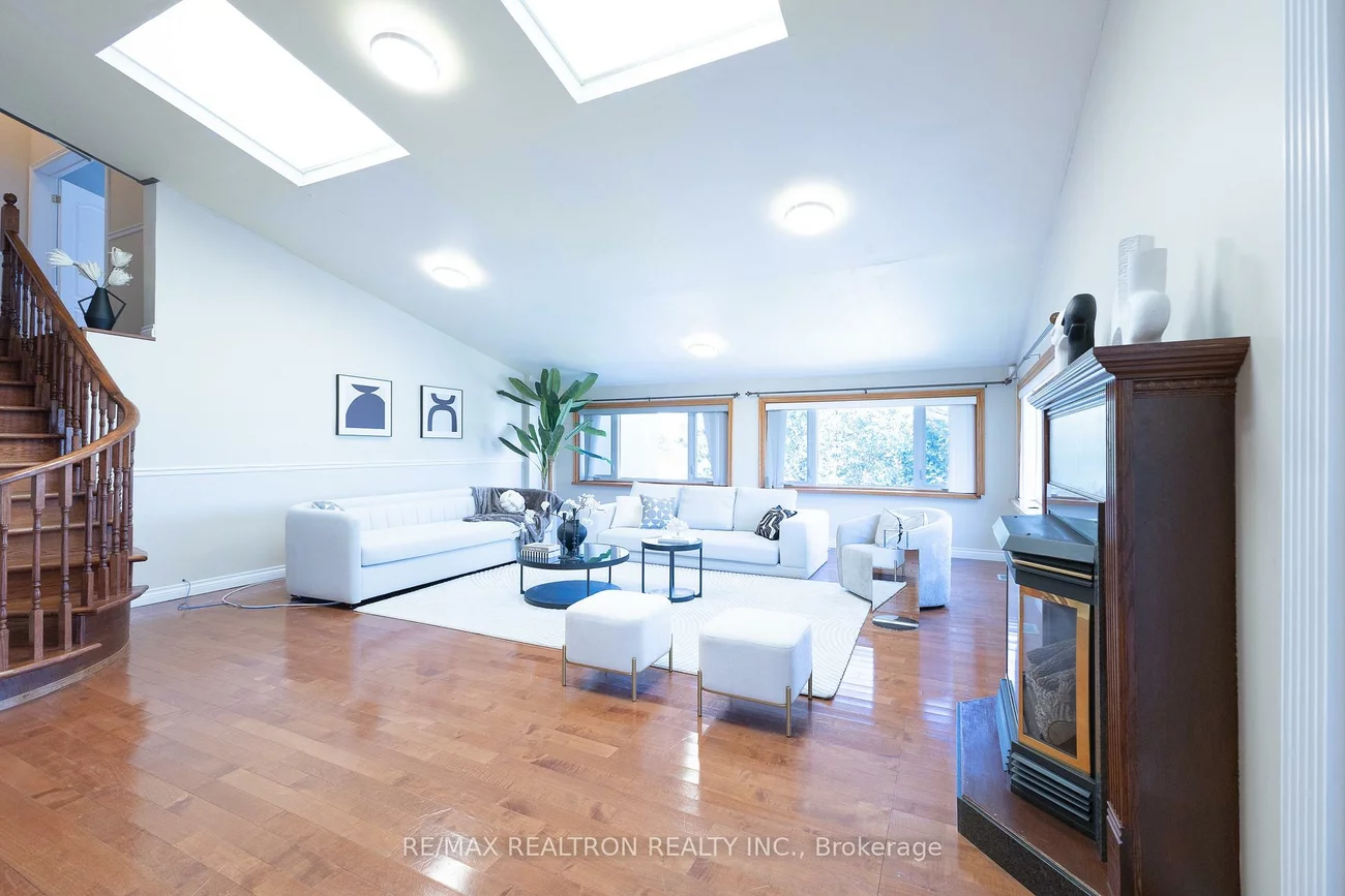 142, Hillsview, Observatory, Richmond Hill