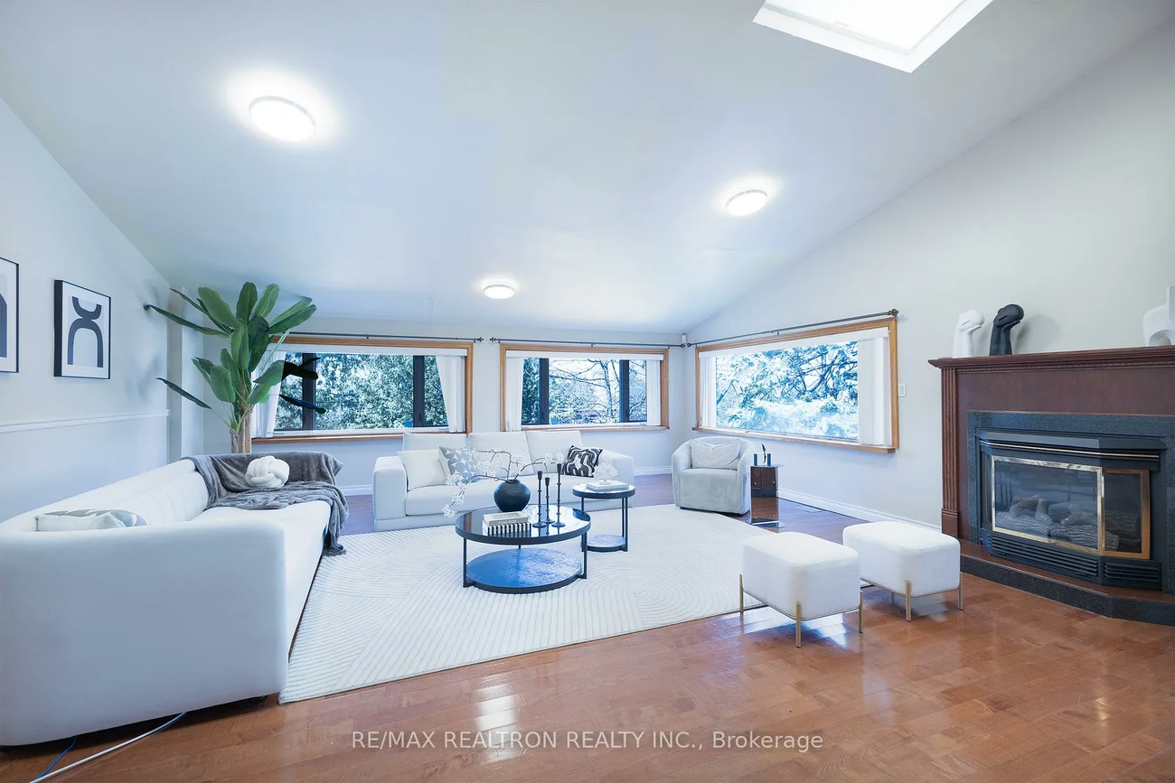 142, Hillsview, Observatory, Richmond Hill