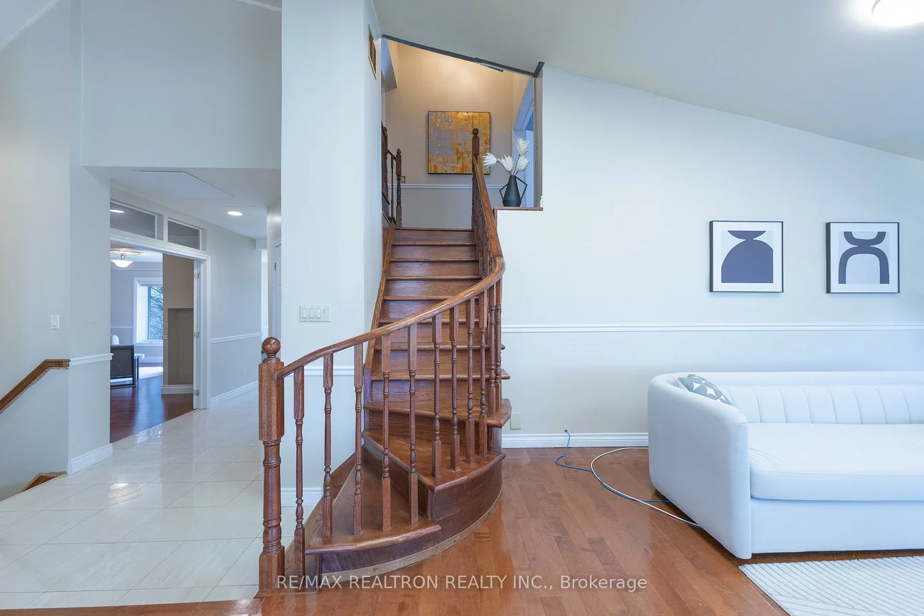 142, Hillsview, Observatory, Richmond Hill