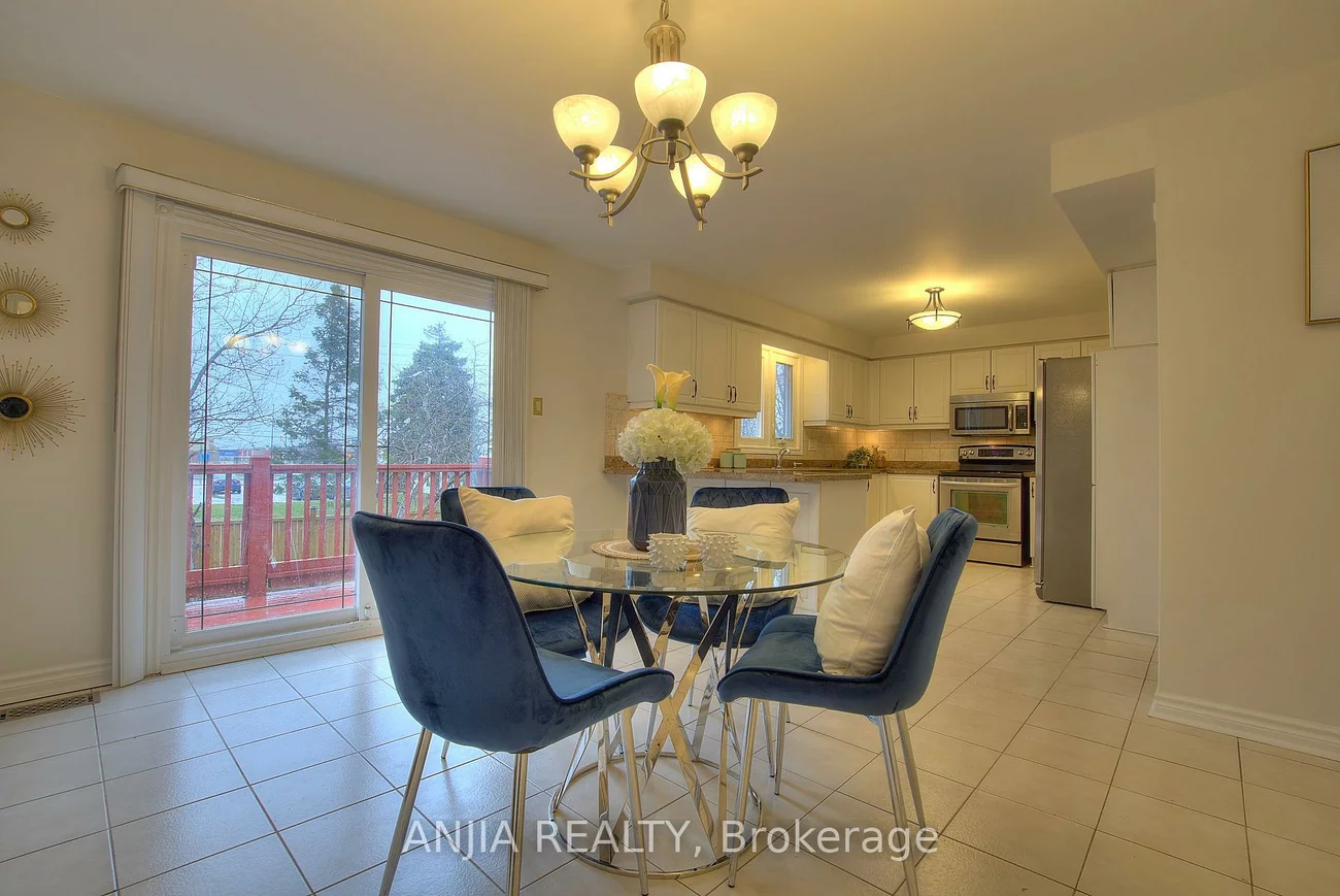 22, Chiltern, Bayview Hill, Richmond Hill
