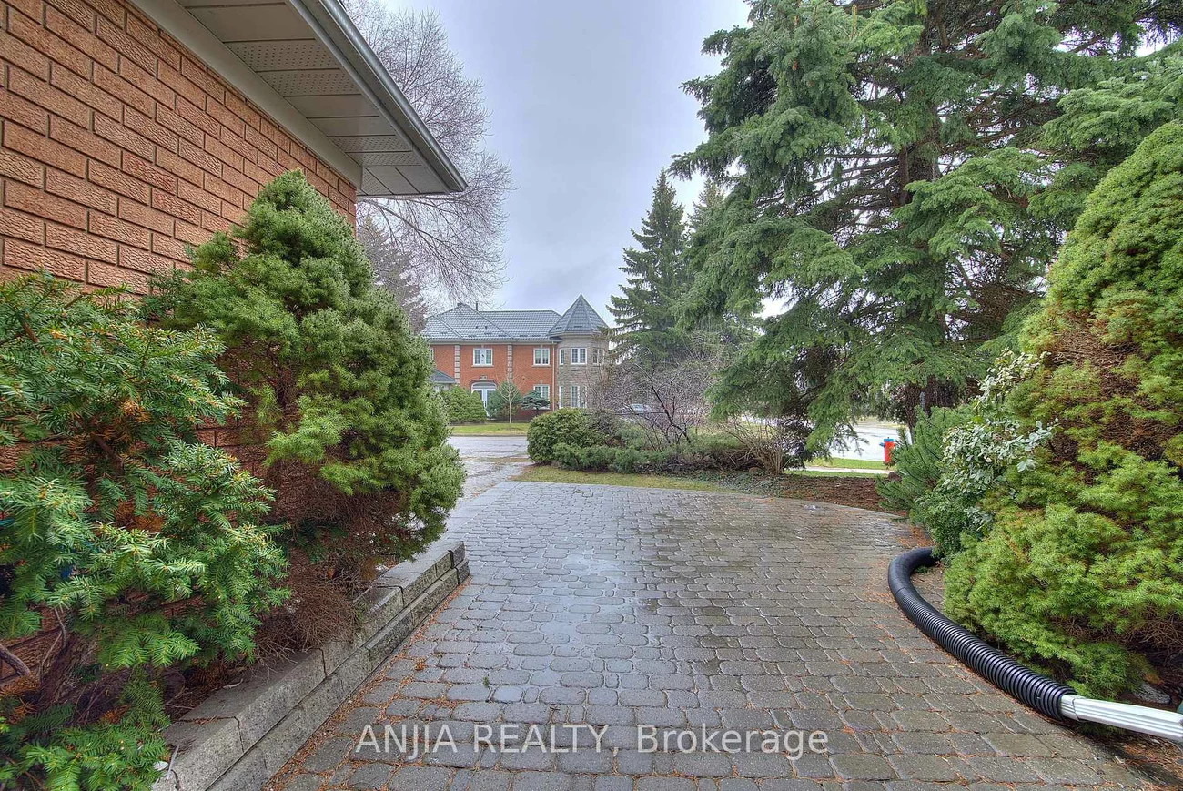 22, Chiltern, Bayview Hill, Richmond Hill