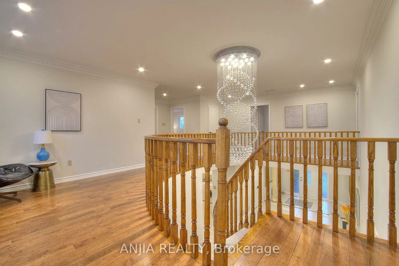 22, Chiltern, Bayview Hill, Richmond Hill