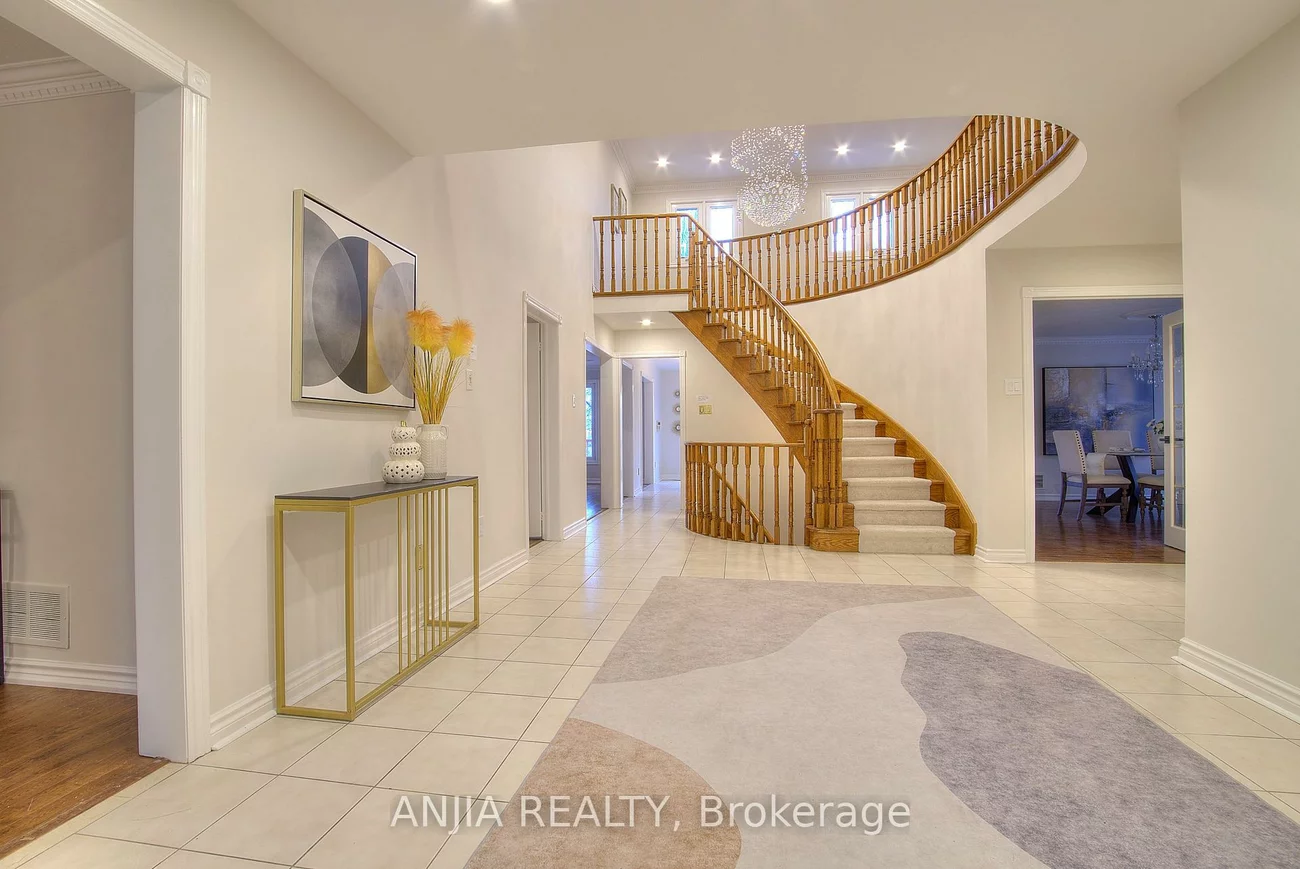 22, Chiltern, Bayview Hill, Richmond Hill