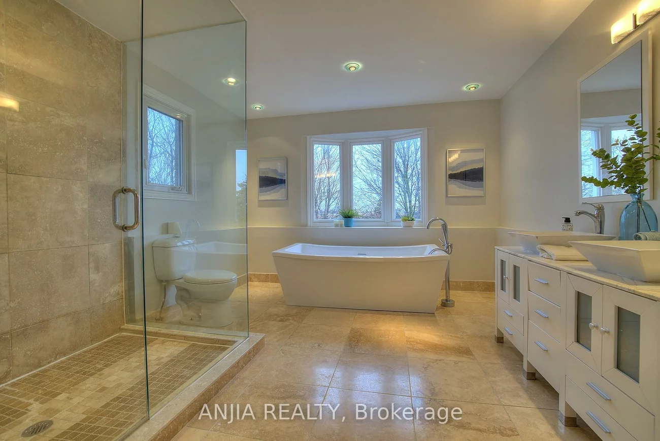 22, Chiltern, Bayview Hill, Richmond Hill