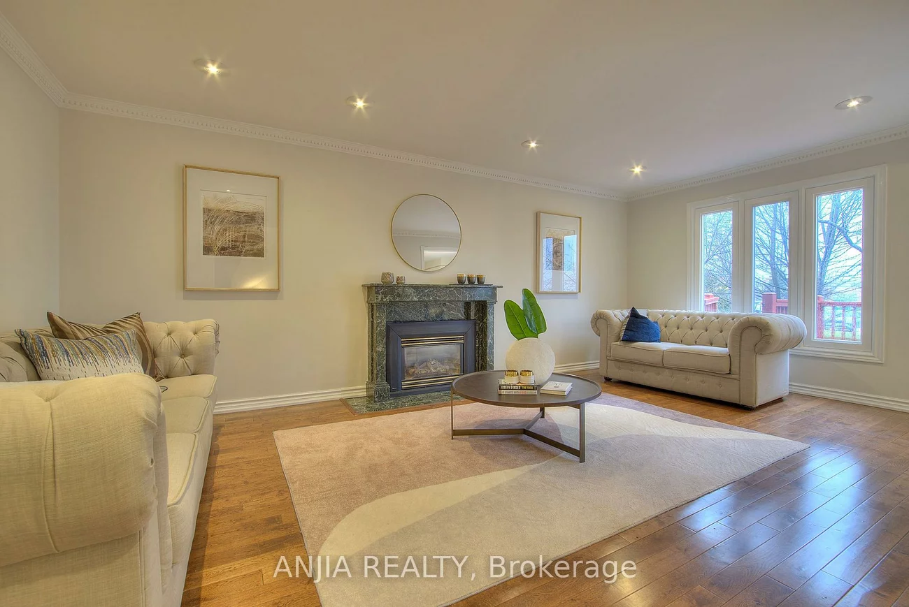 22, Chiltern, Bayview Hill, Richmond Hill