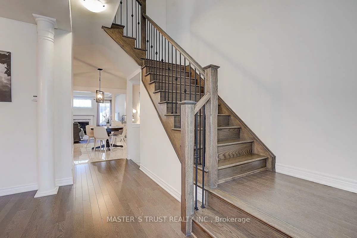 242, Paradelle, Oak Ridges Lake Wilcox, Richmond Hill
