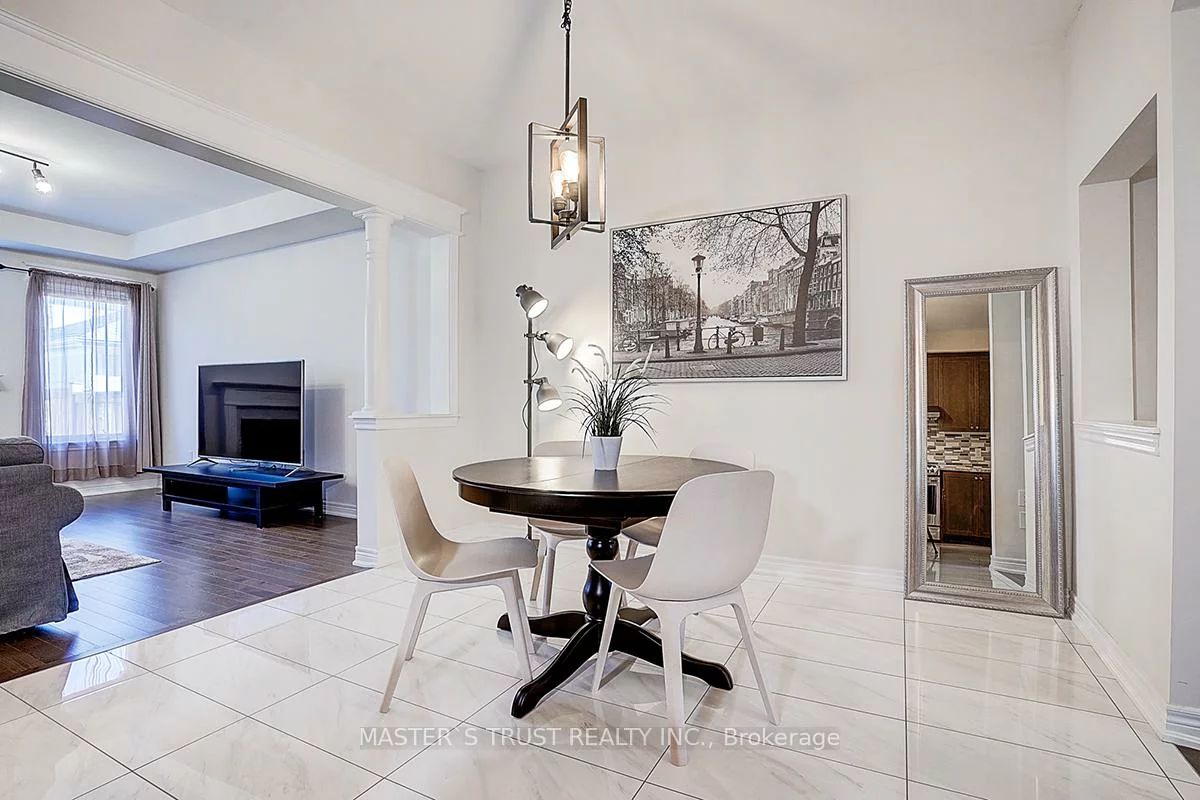 242, Paradelle, Oak Ridges Lake Wilcox, Richmond Hill