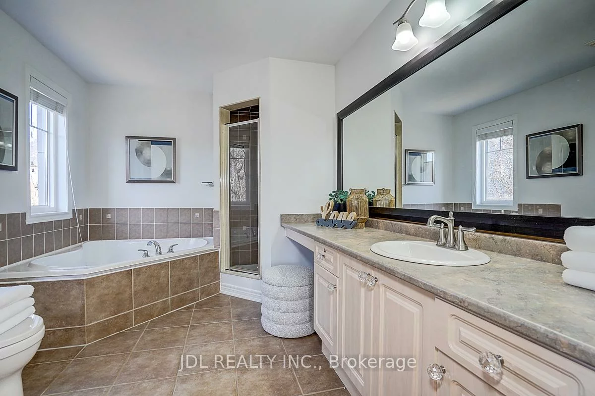 46, Braehead, Jefferson, Richmond Hill