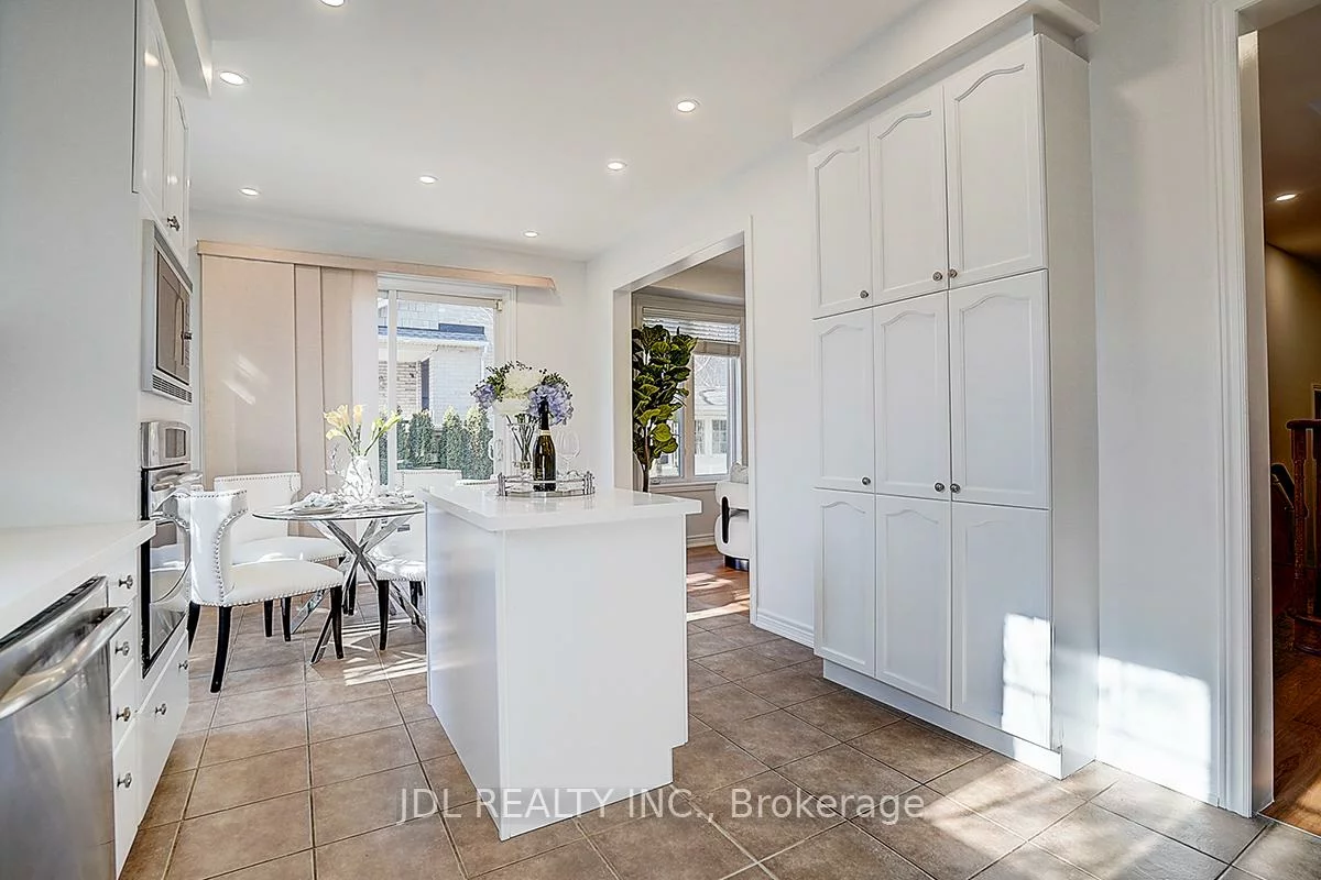 46, Braehead, Jefferson, Richmond Hill