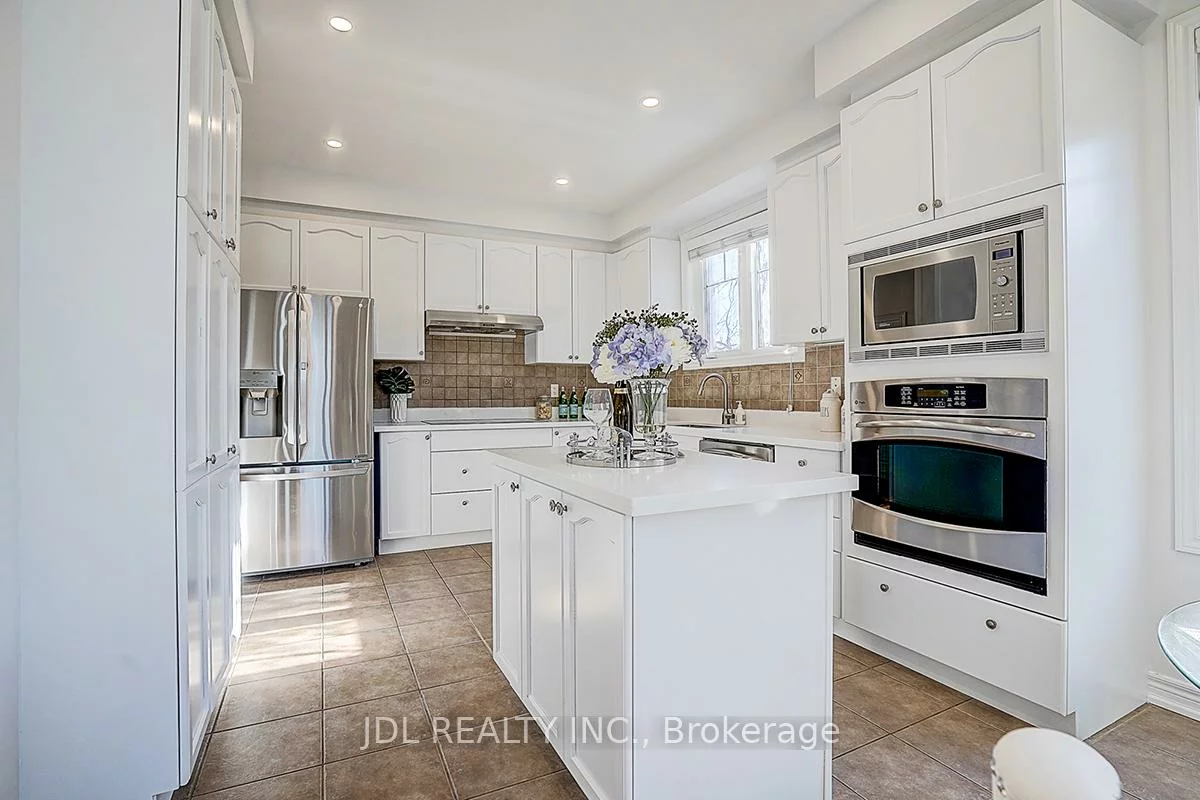 46, Braehead, Jefferson, Richmond Hill
