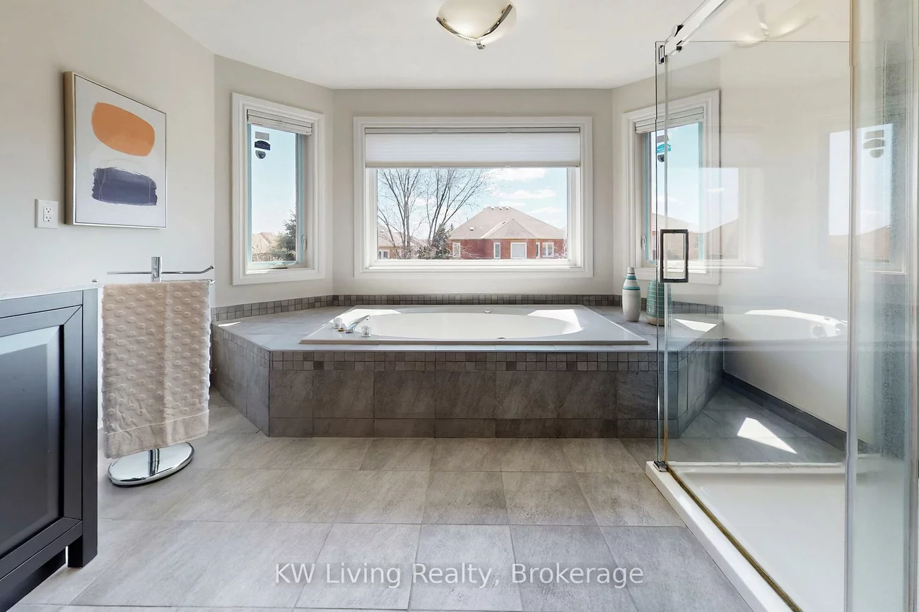 7, Kingmount, Bayview Hill, Richmond Hill