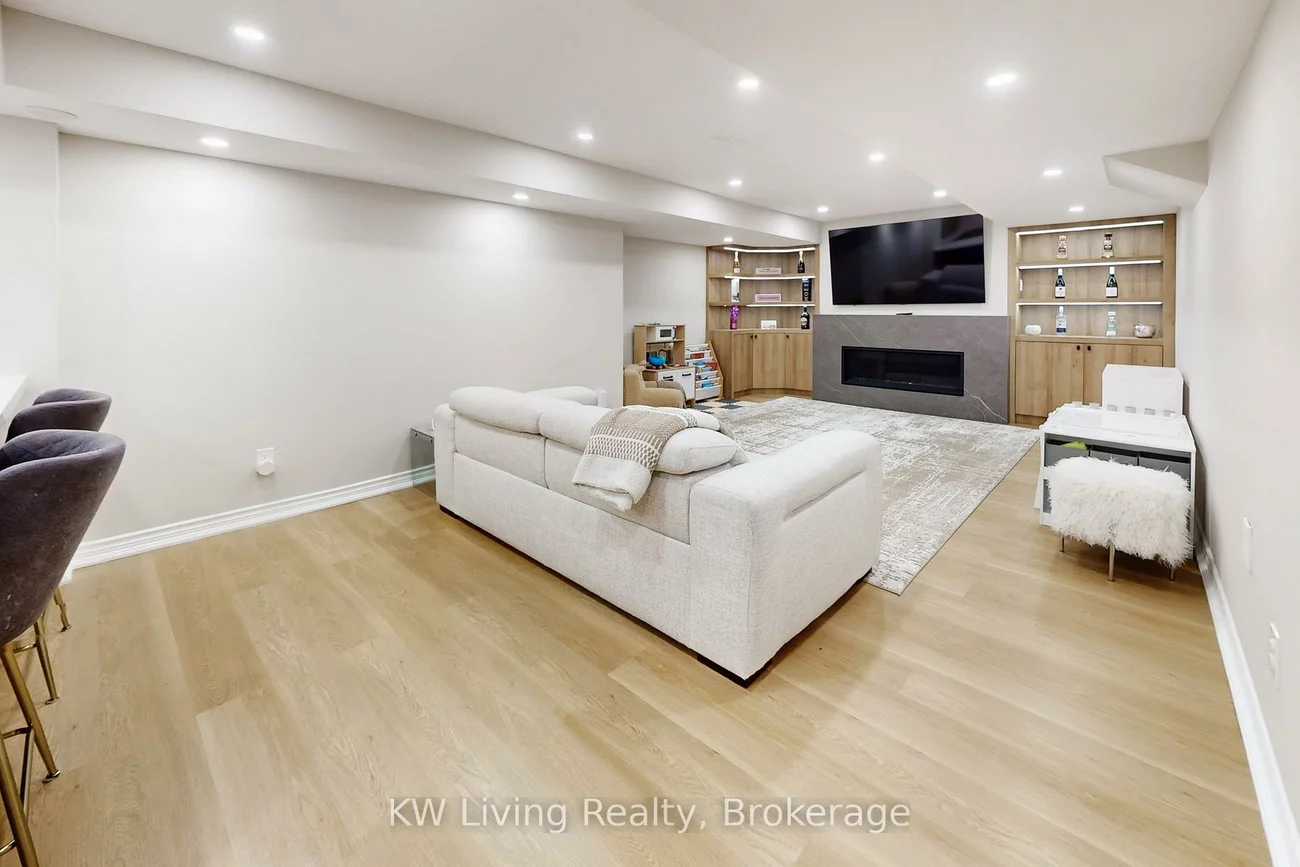 7, Kingmount, Bayview Hill, Richmond Hill