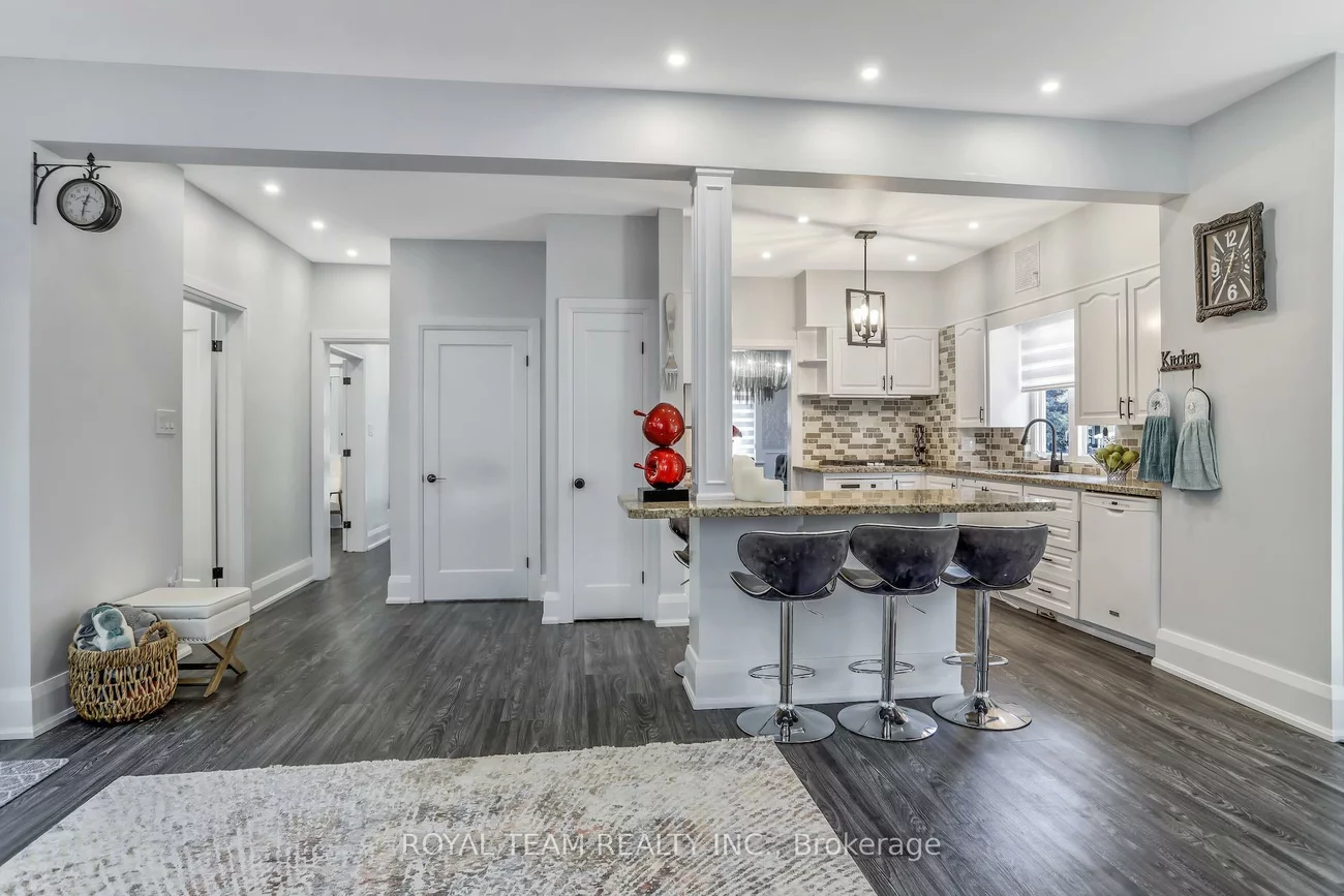 97, Centre, Crosby, Richmond Hill