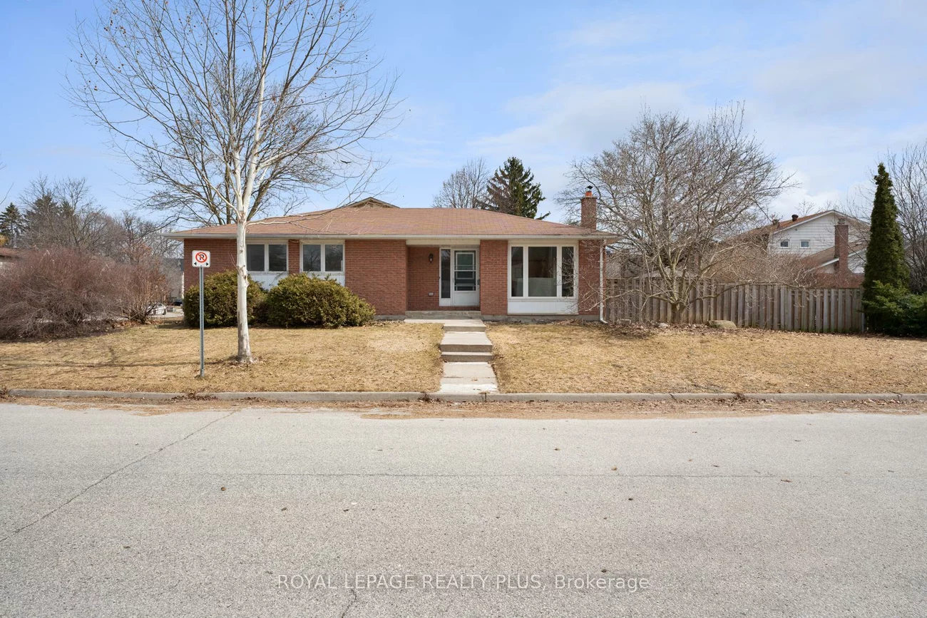 222, Centre, Mill Pond, Richmond Hill