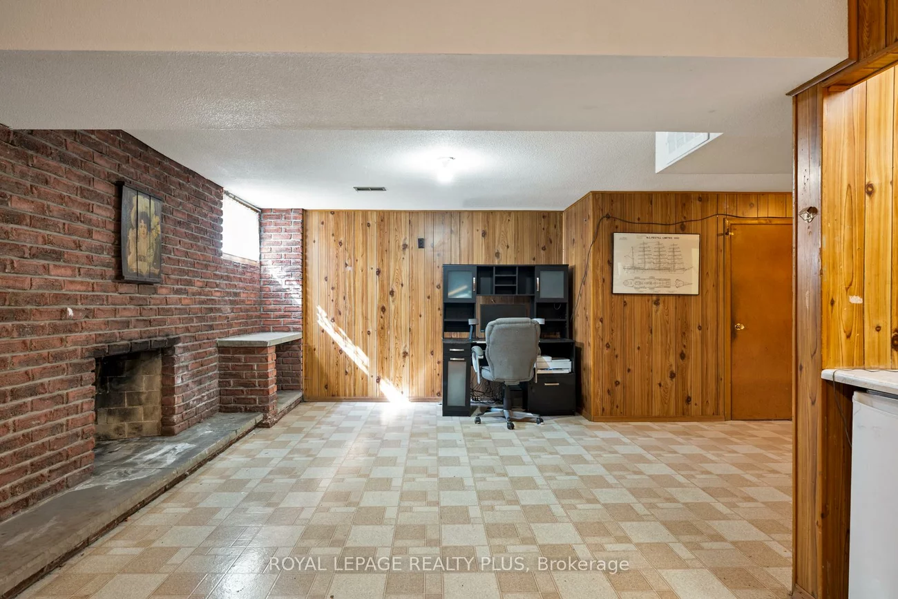 222, Centre, Mill Pond, Richmond Hill