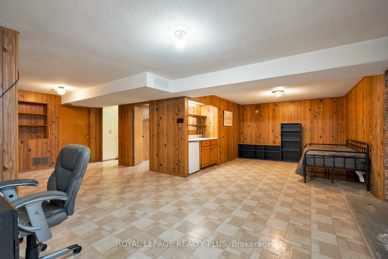 222, Centre, Mill Pond, Richmond Hill