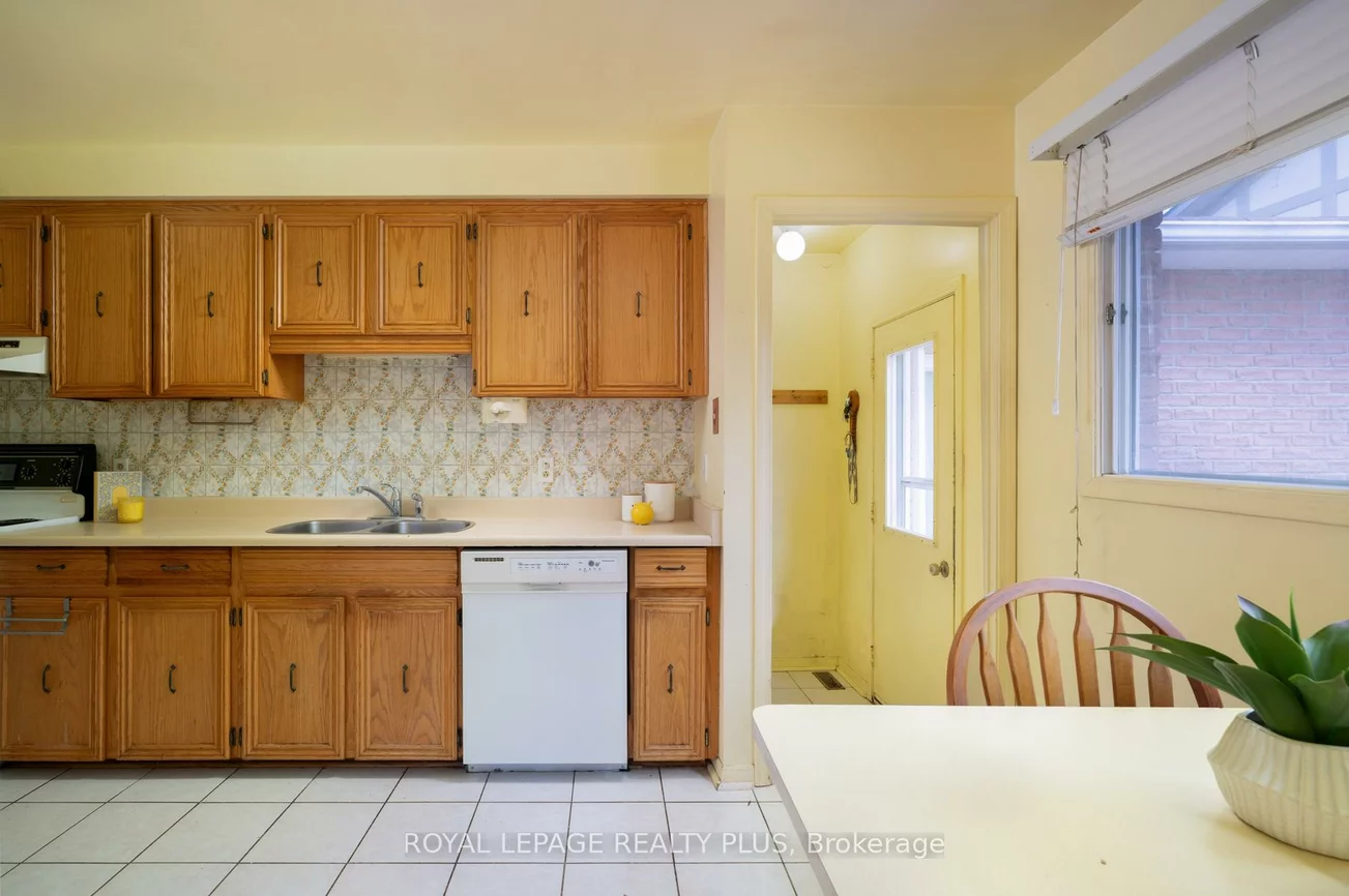 222, Centre, Mill Pond, Richmond Hill