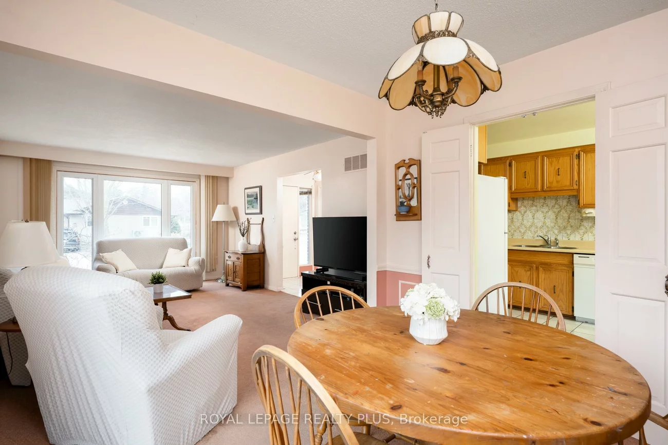 222, Centre, Mill Pond, Richmond Hill