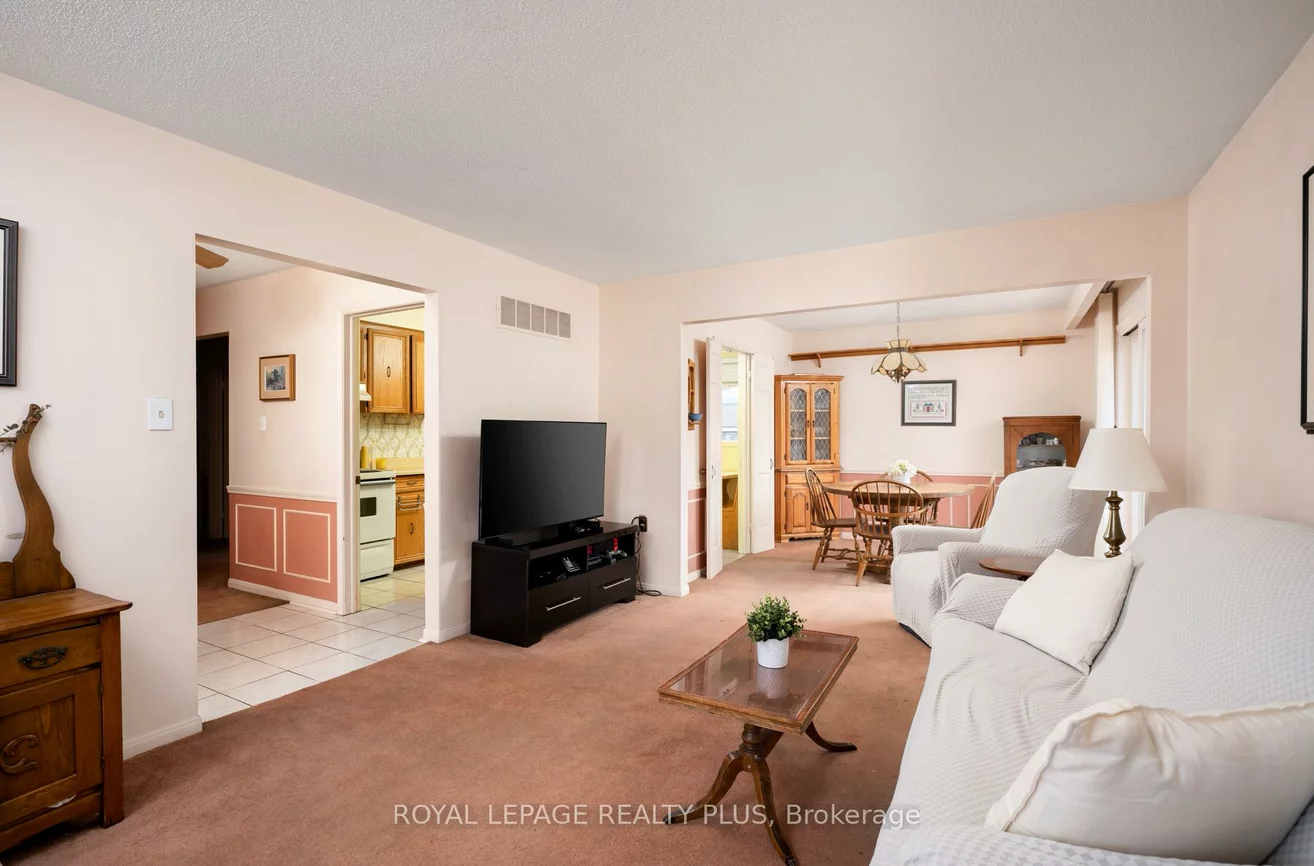 222, Centre, Mill Pond, Richmond Hill