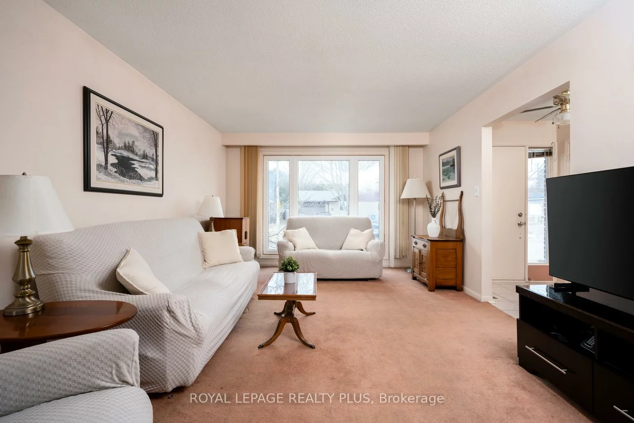 222, Centre, Mill Pond, Richmond Hill