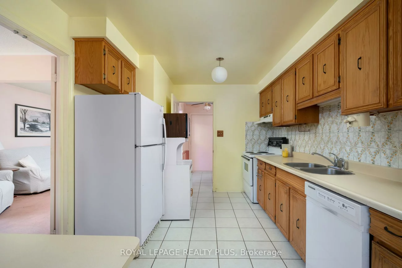 222, Centre, Mill Pond, Richmond Hill