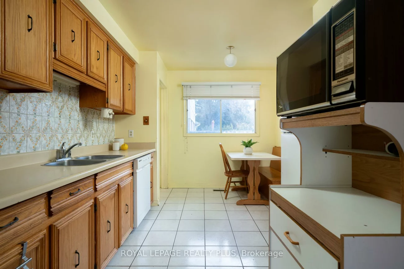 222, Centre, Mill Pond, Richmond Hill