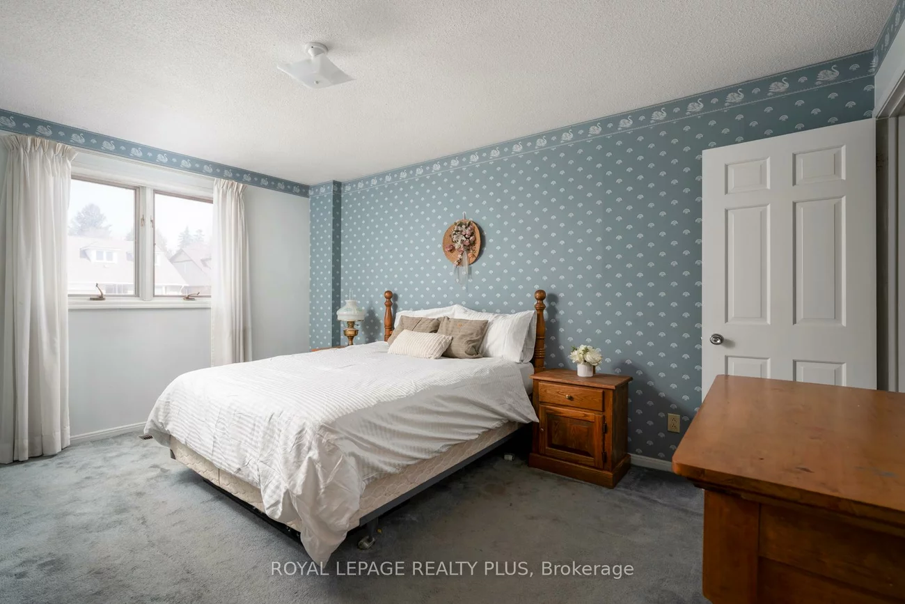 222, Centre, Mill Pond, Richmond Hill