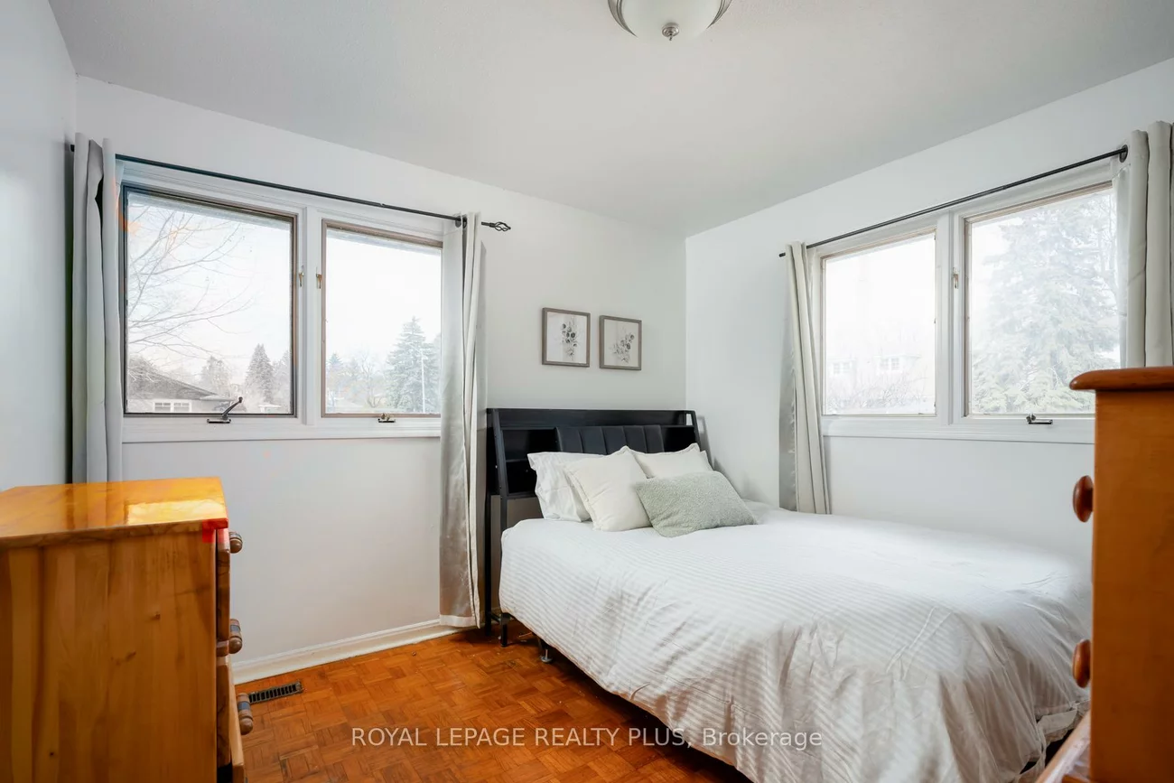 222, Centre, Mill Pond, Richmond Hill