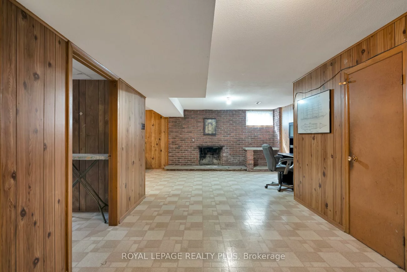 222, Centre, Mill Pond, Richmond Hill