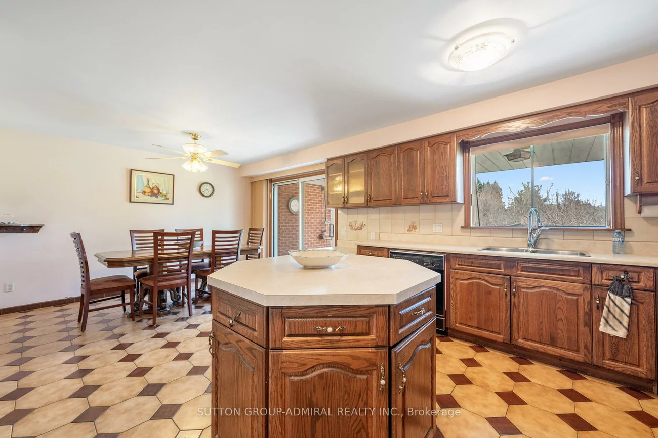 48, Weldrick, North Richvale, Richmond Hill