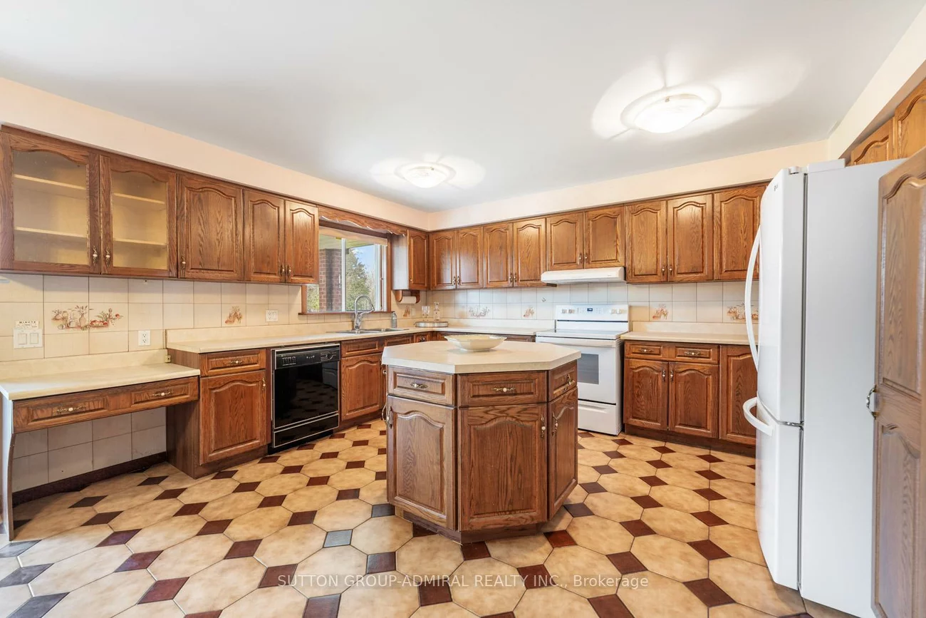 48, Weldrick, North Richvale, Richmond Hill