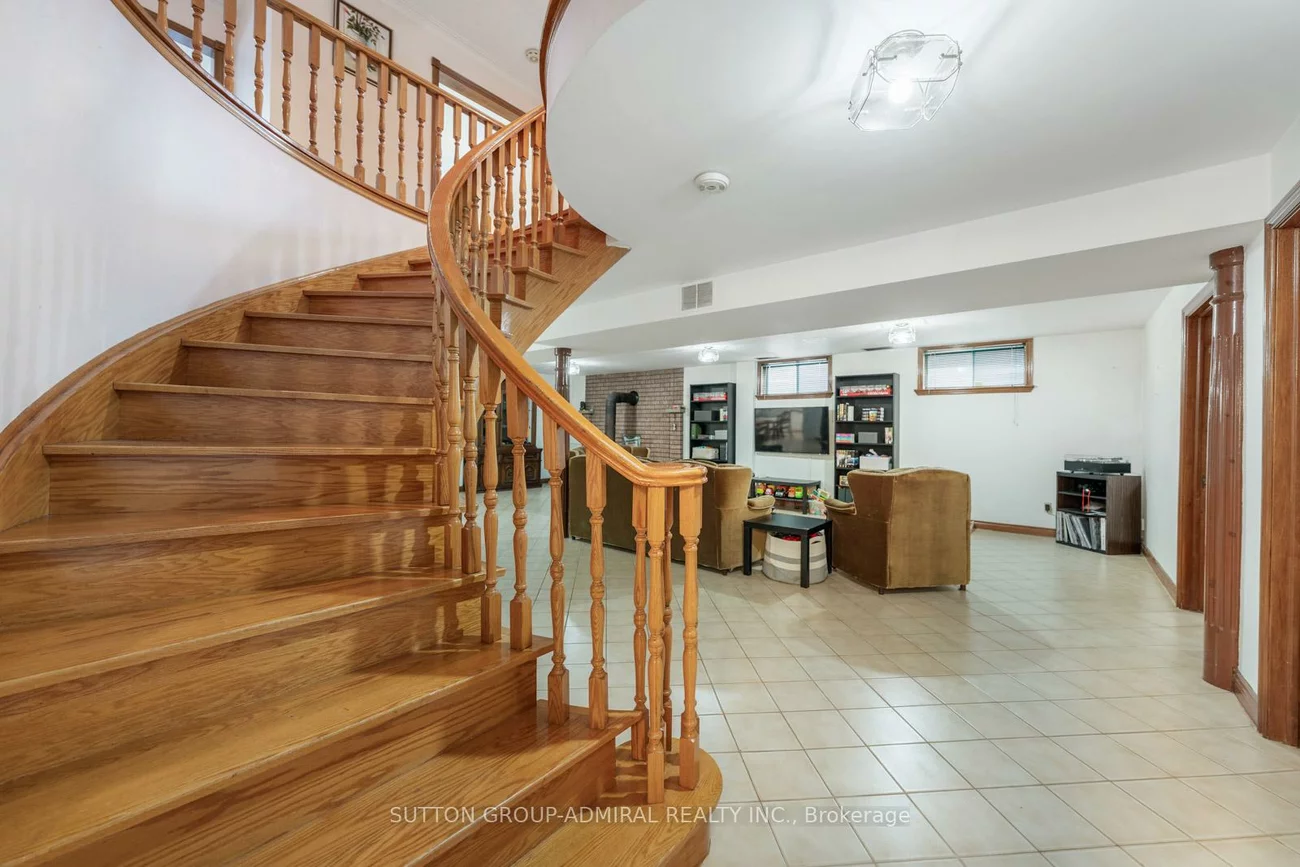 48, Weldrick, North Richvale, Richmond Hill
