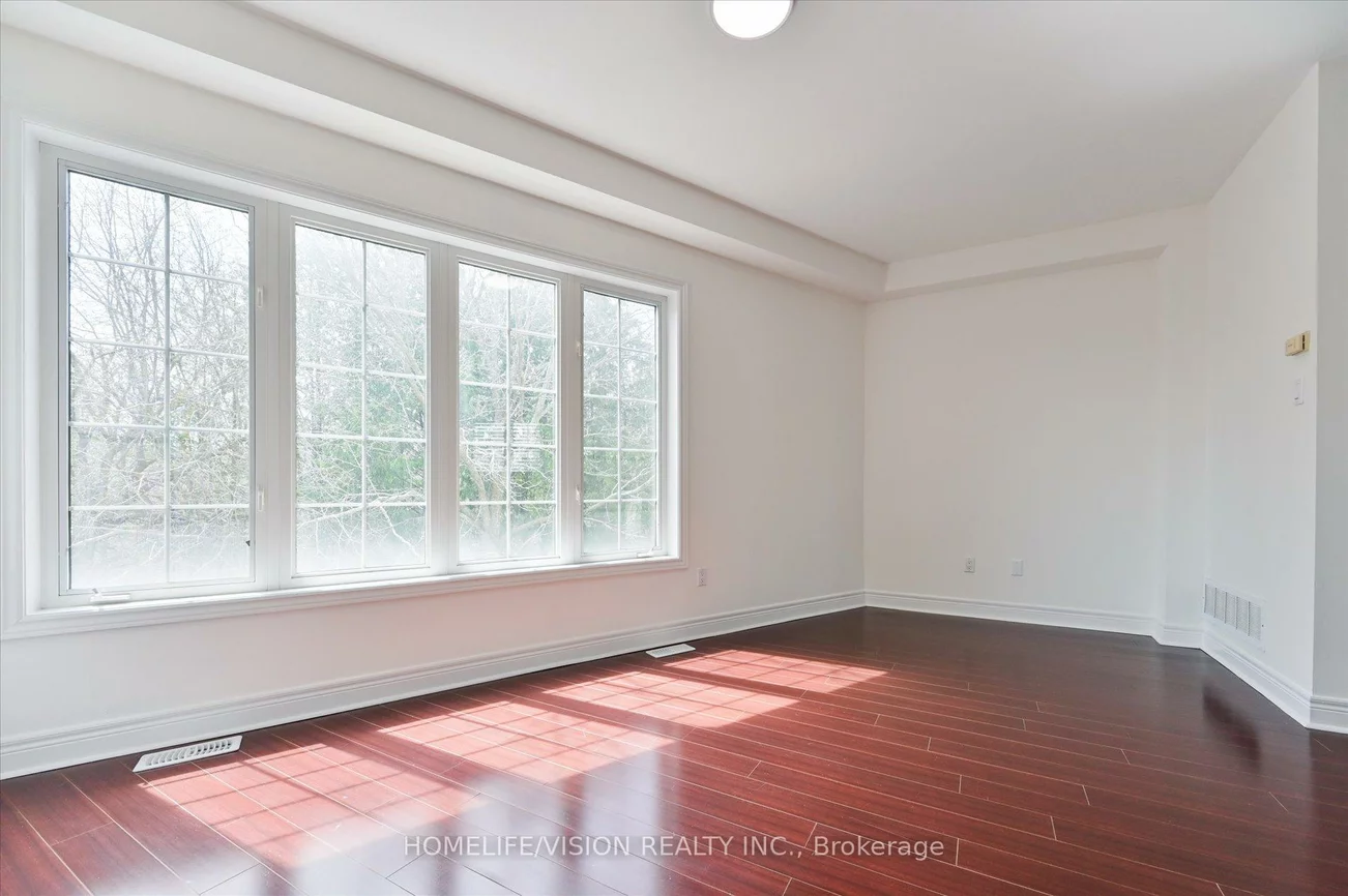 215, 16TH, Langstaff, Richmond Hill