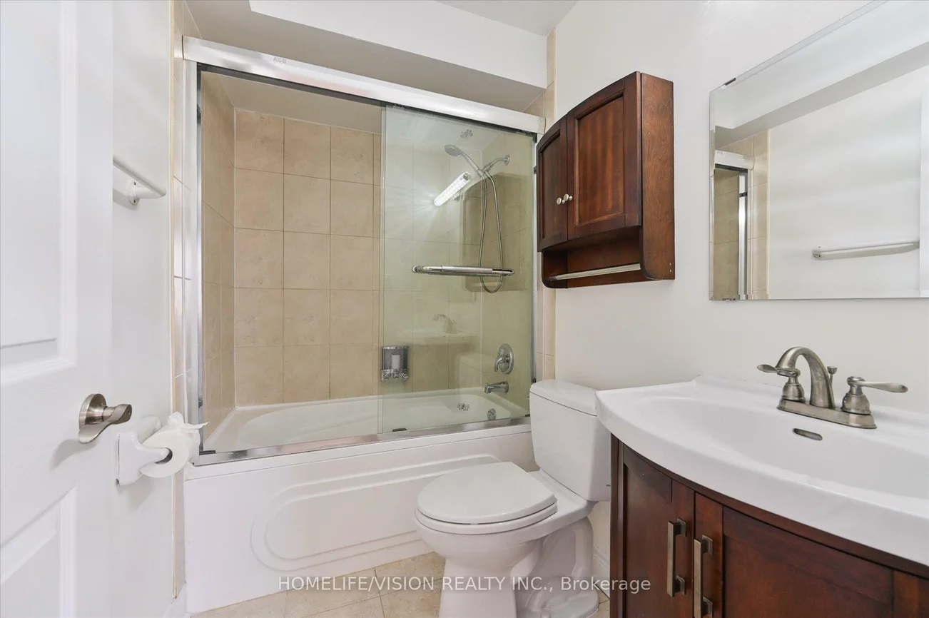 215, 16TH, Langstaff, Richmond Hill