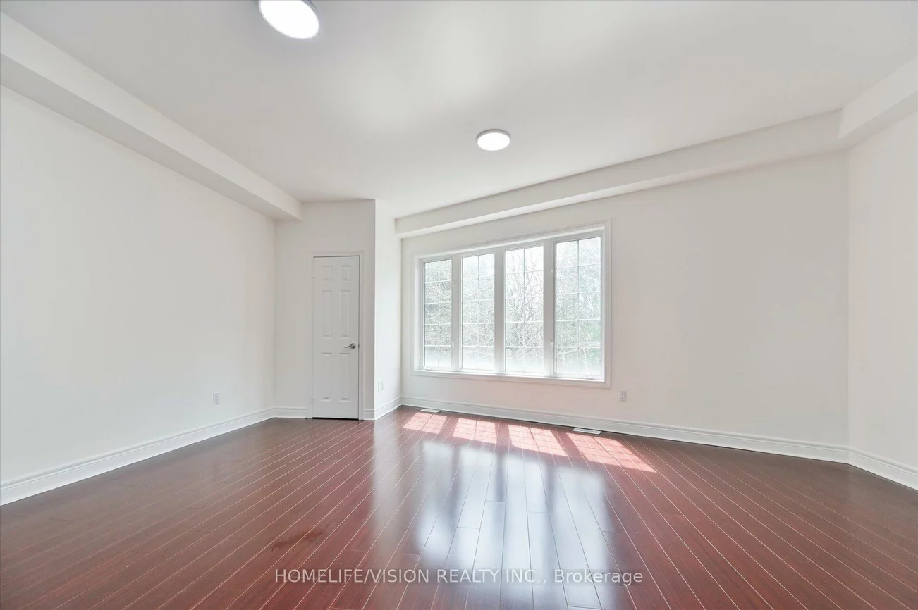 215, 16TH, Langstaff, Richmond Hill