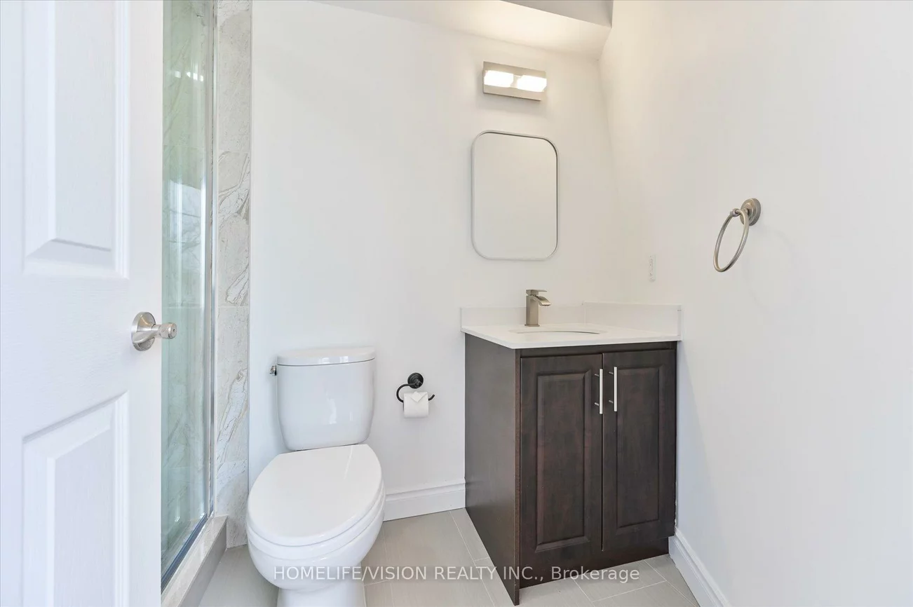 215, 16TH, Langstaff, Richmond Hill