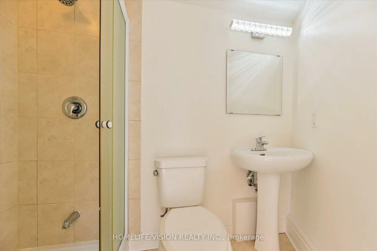 215, 16TH, Langstaff, Richmond Hill