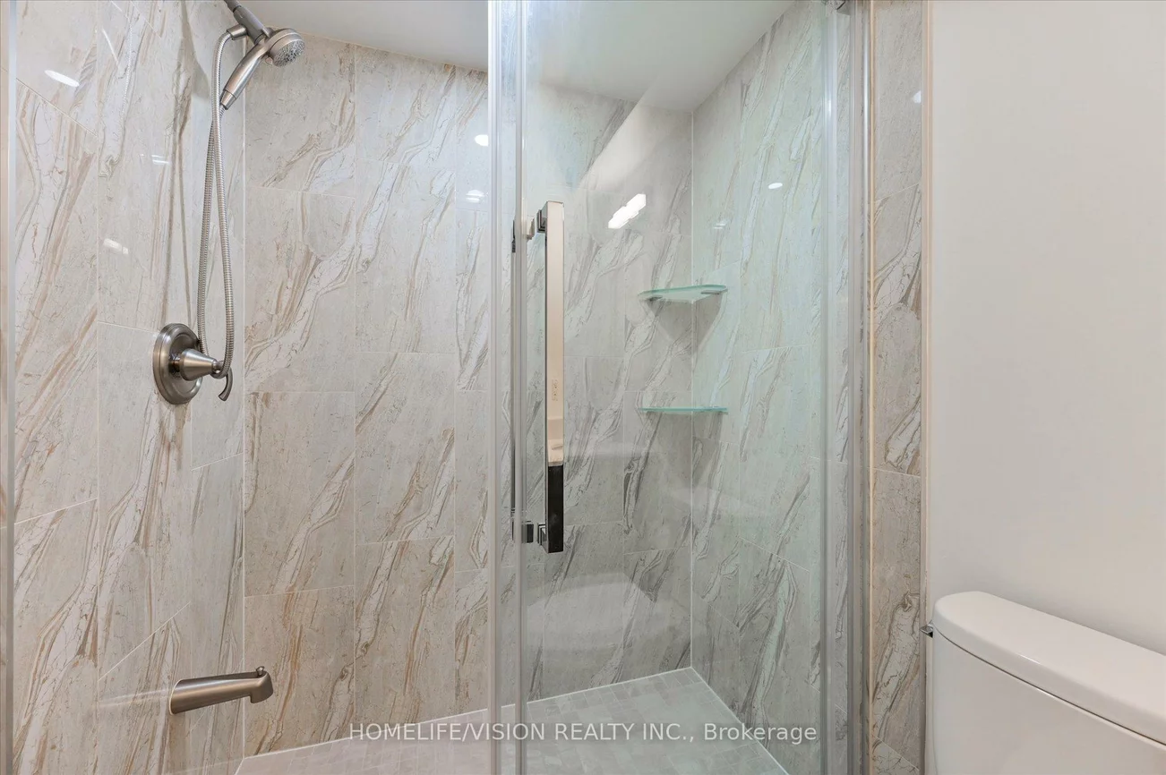 215, 16TH, Langstaff, Richmond Hill