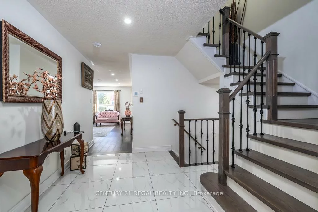 43, Waterton, Langstaff, Richmond Hill