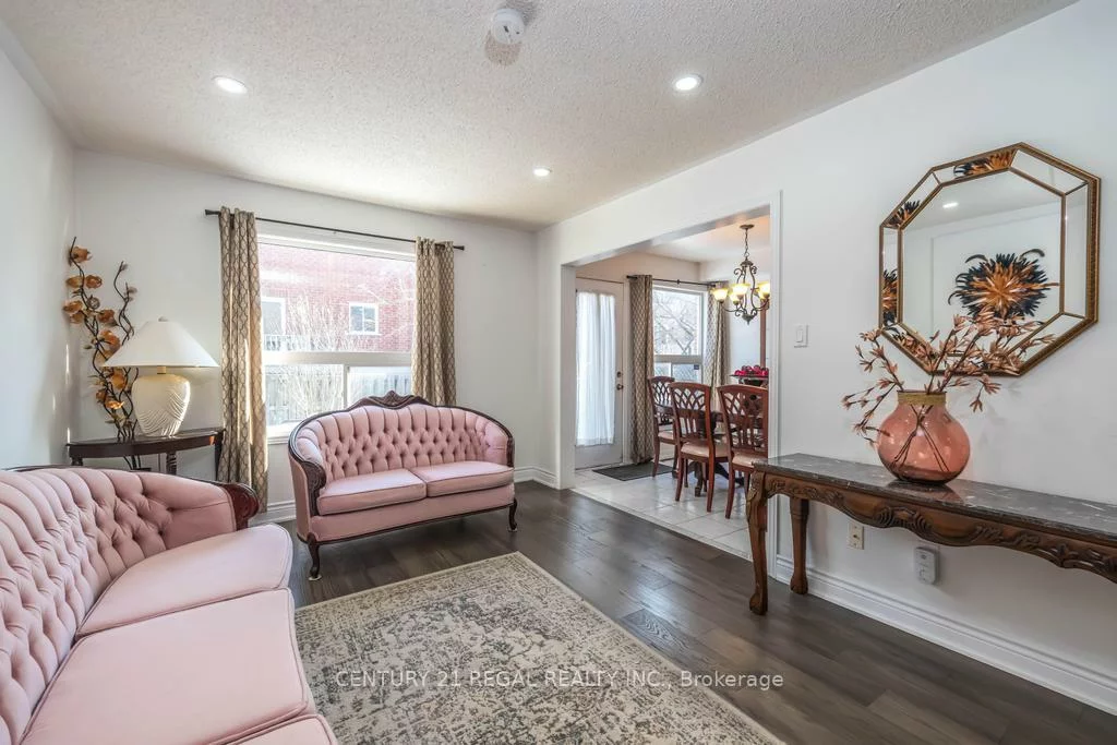43, Waterton, Langstaff, Richmond Hill