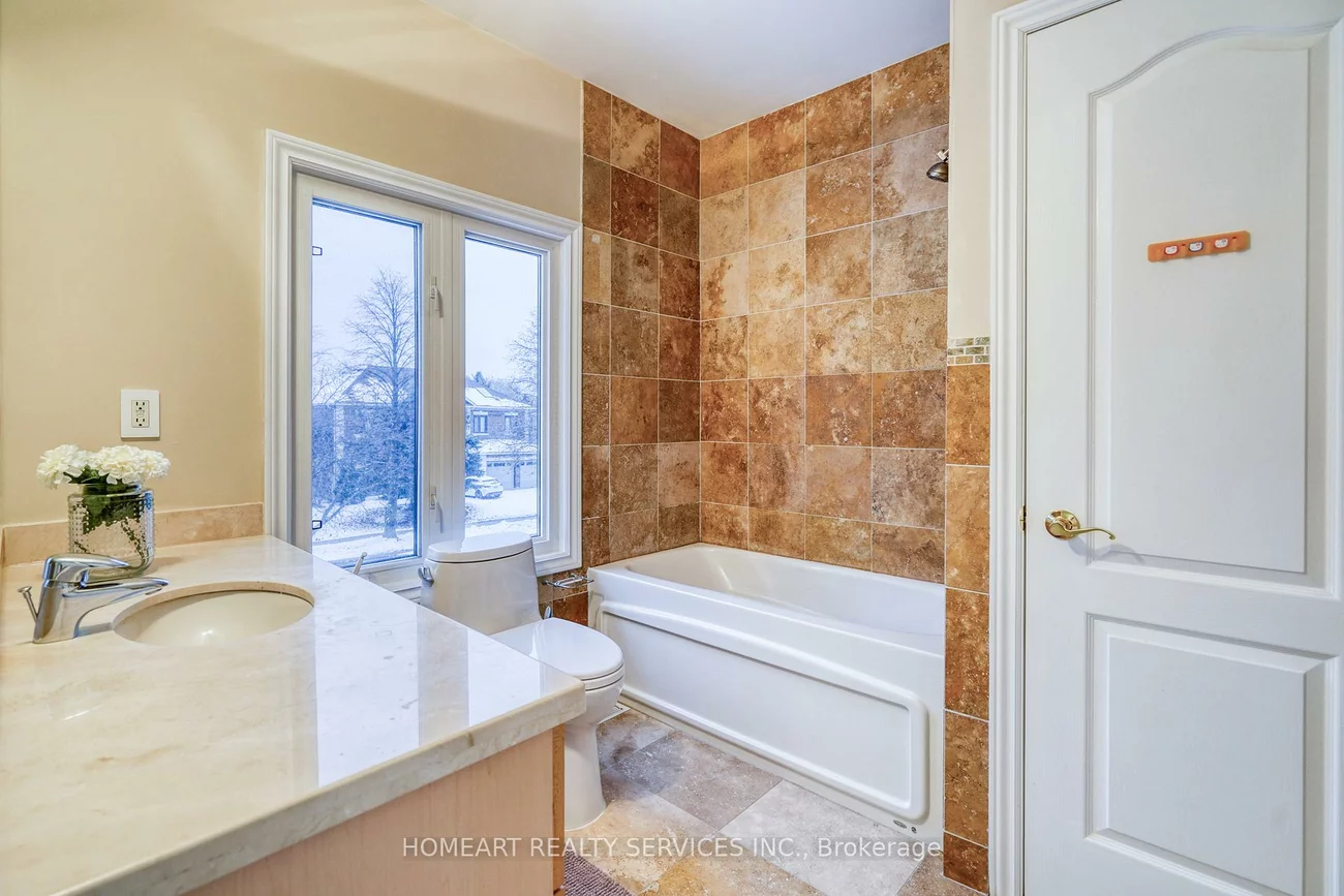 69, Ava, Bayview Hill, Richmond Hill