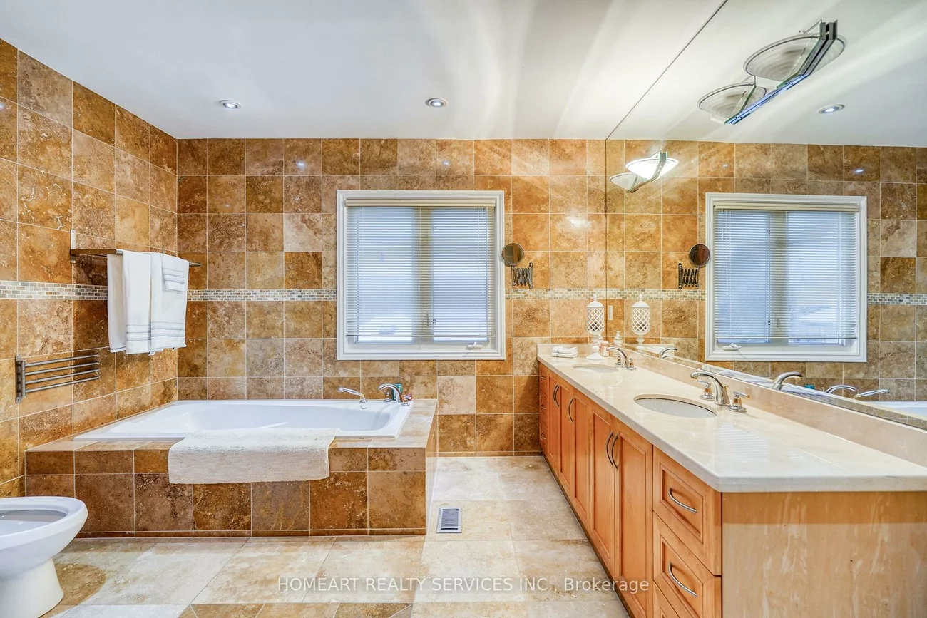 69, Ava, Bayview Hill, Richmond Hill