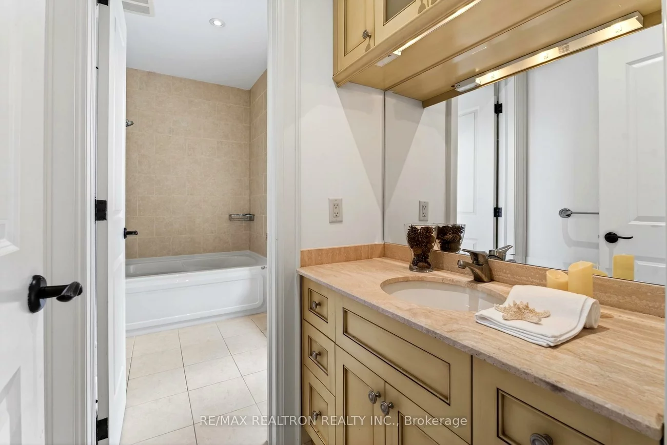 103, Duncan, Langstaff, Richmond Hill