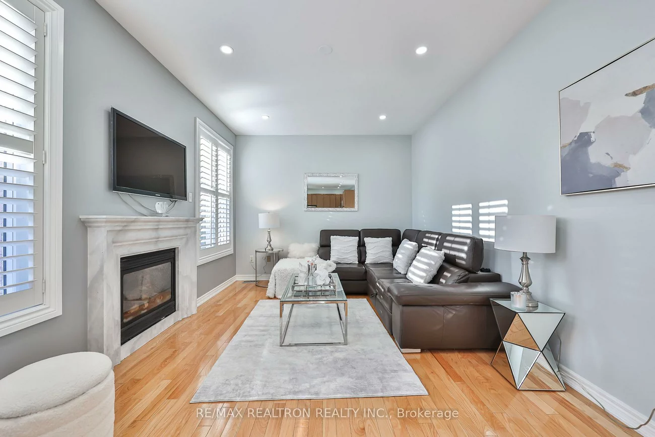 170, Silver Maple, Jefferson, Richmond Hill