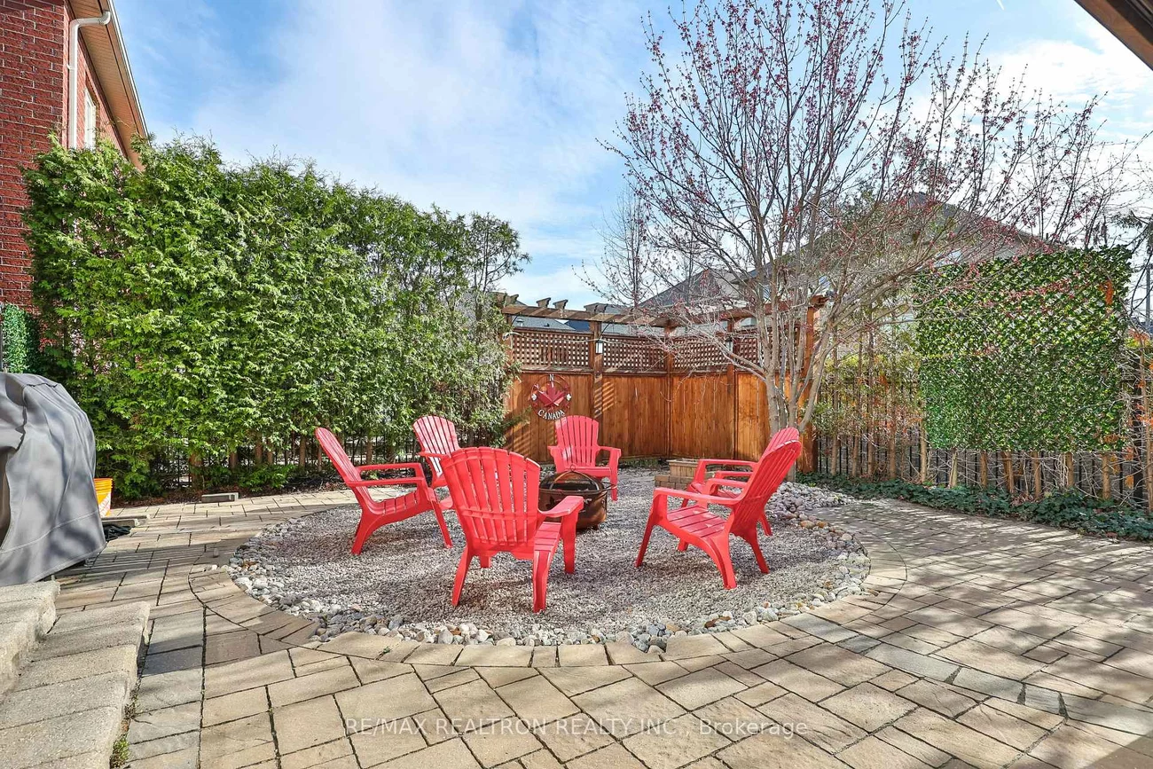 170, Silver Maple, Jefferson, Richmond Hill